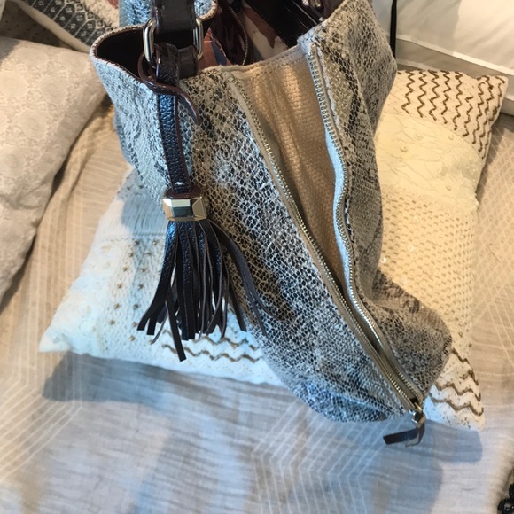 Stella and Dot cloth bag, expands on sides ! - Picture 3 of 5